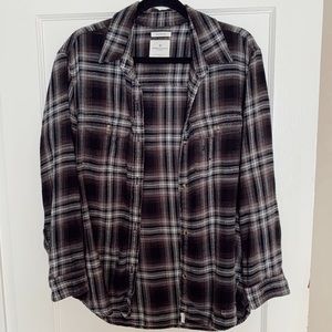American Eagle distressed flannel